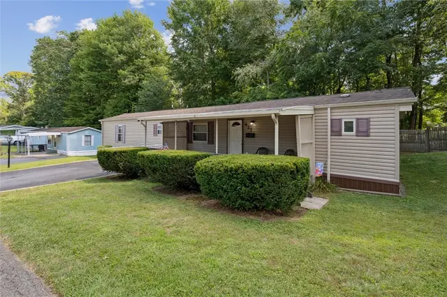 421 Perry Cir gallery image 11