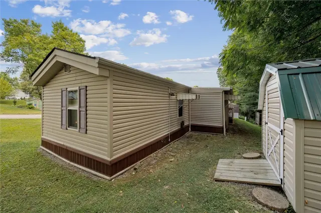 421 Perry Cir gallery image 18