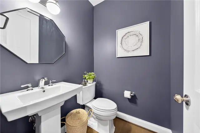 421 Roebling Ct gallery image 9