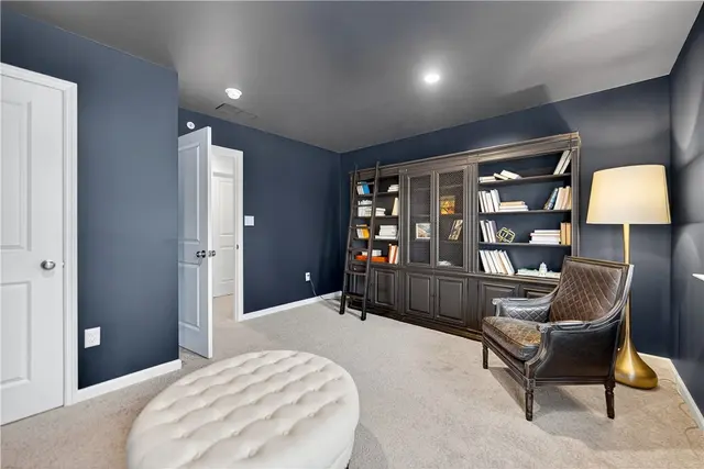 421 Roebling Ct gallery image 12