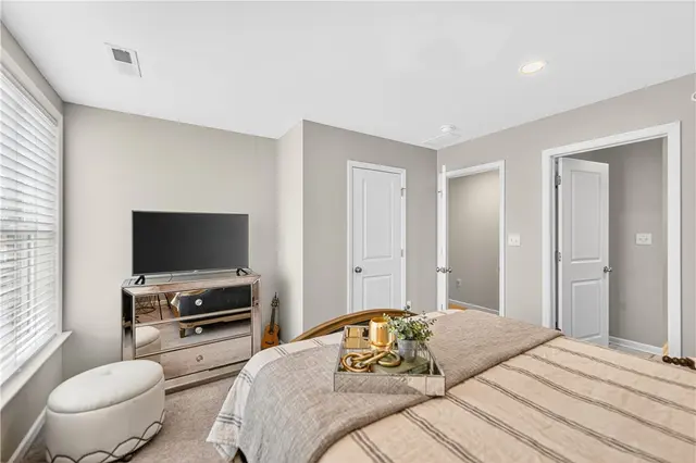421 Roebling Ct gallery image 21