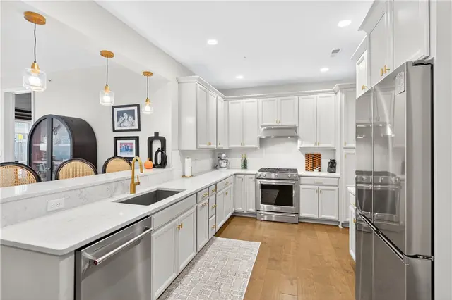 421 Roebling Ct gallery image 38