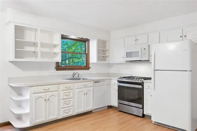 4219 Wembleton Dr gallery image 10