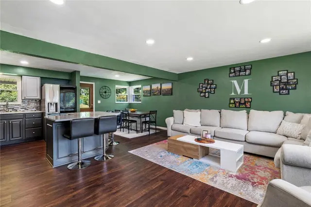 4221 El Rancho Dr gallery image 4