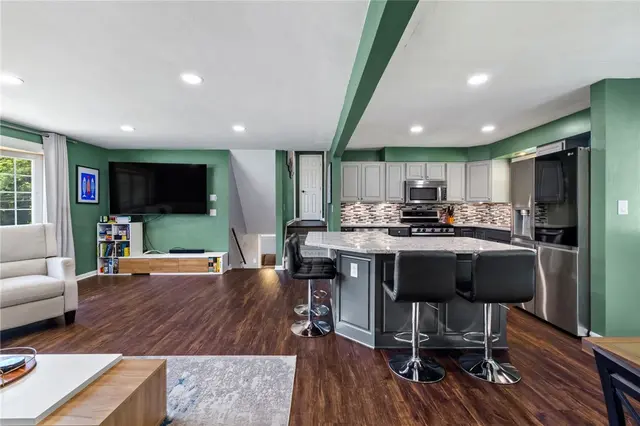 4221 El Rancho Dr gallery image 5