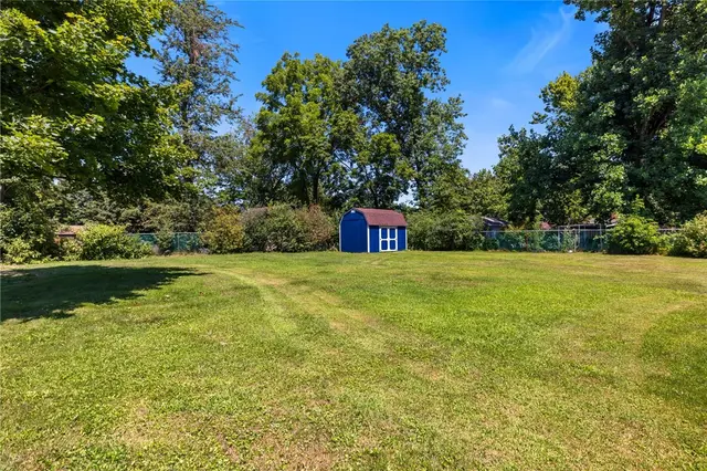 4221 El Rancho Dr gallery image 19