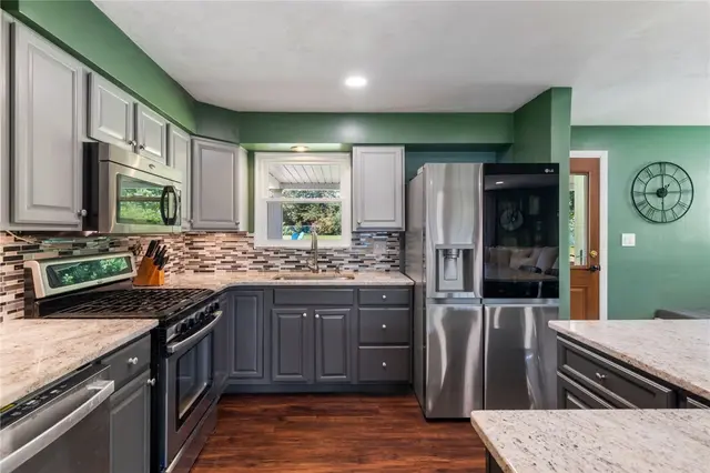 4221 El Rancho Dr gallery image 29