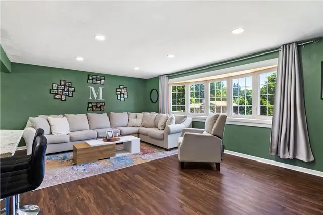 4221 El Rancho Dr gallery image 31