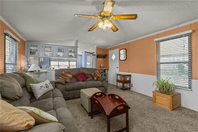424 Perry Cir gallery image 5