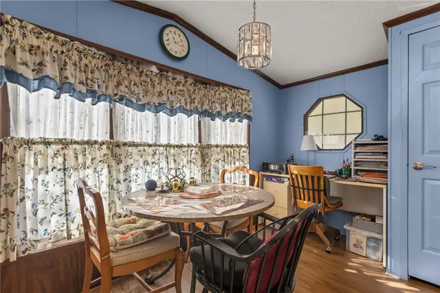 424 Perry Cir gallery image 6