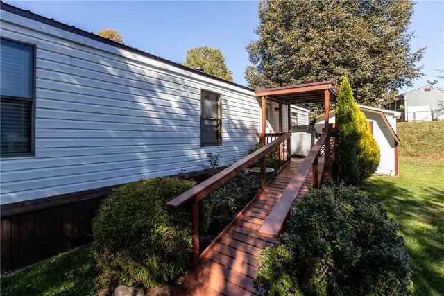 424 Perry Cir gallery image 9