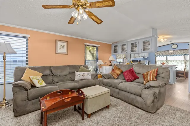 424 Perry Cir gallery image 11