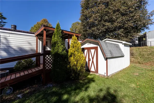 424 Perry Cir gallery image 12