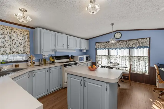 424 Perry Cir gallery image 13