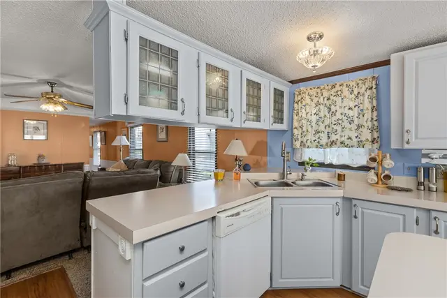 424 Perry Cir gallery image 16