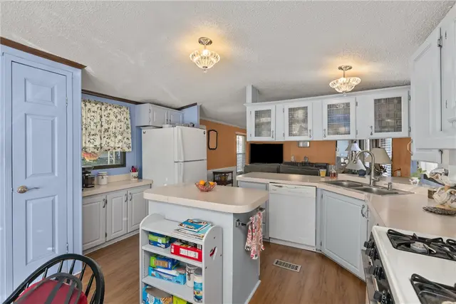 424 Perry Cir gallery image 18