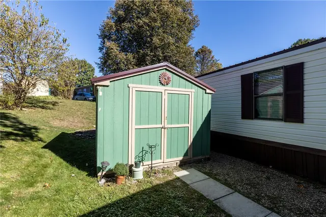 424 Perry Cir gallery image 27