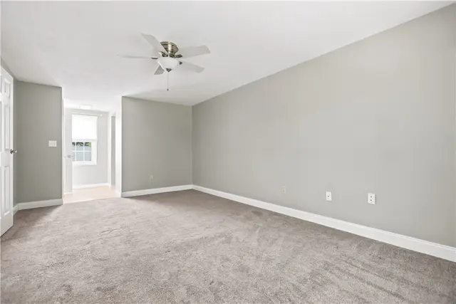 424 Woodcock Drive gallery image 4
