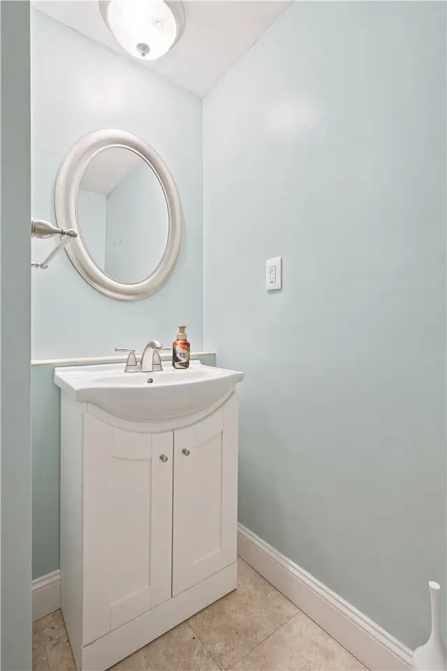 424 Woodcock Drive gallery image 32