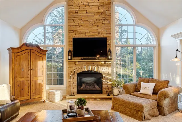 424 Wynstone Dr gallery image 3
