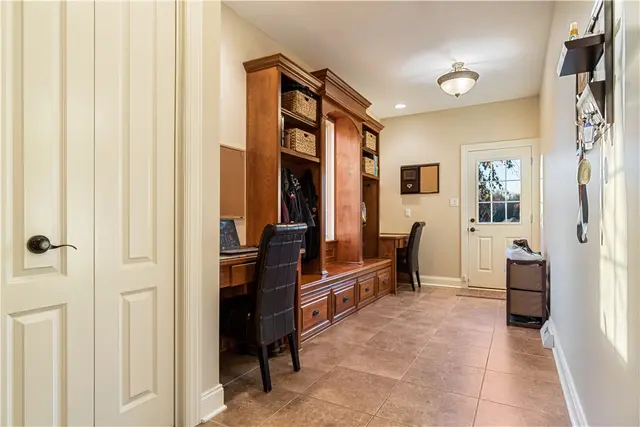 424 Wynstone Dr gallery image 8