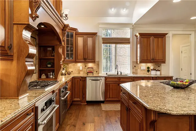 424 Wynstone Dr gallery image 11