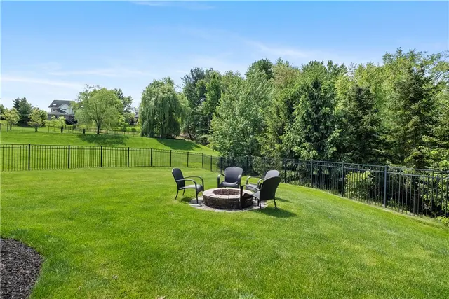 424 Wynstone Dr gallery image 14
