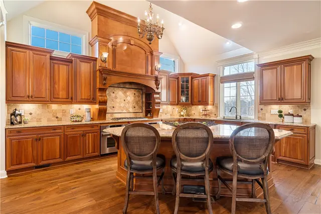 424 Wynstone Dr gallery image 36