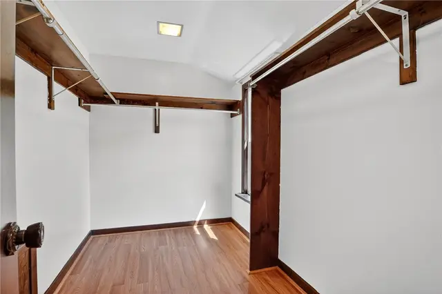 4253 Mount Royal Blvd gallery image 14