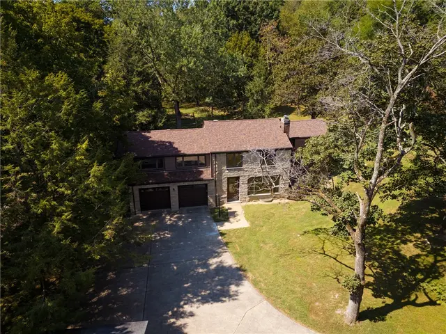 4253 Mount Royal Blvd