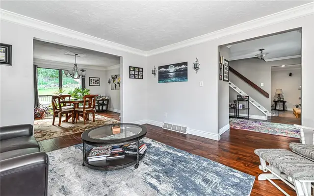 4258 Forest Glen Dr gallery image 7