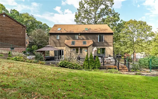 4258 Forest Glen Dr gallery image 8