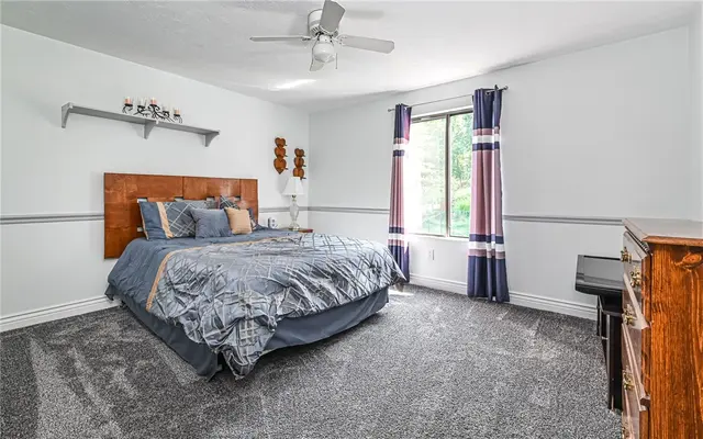 4258 Forest Glen Dr gallery image 10