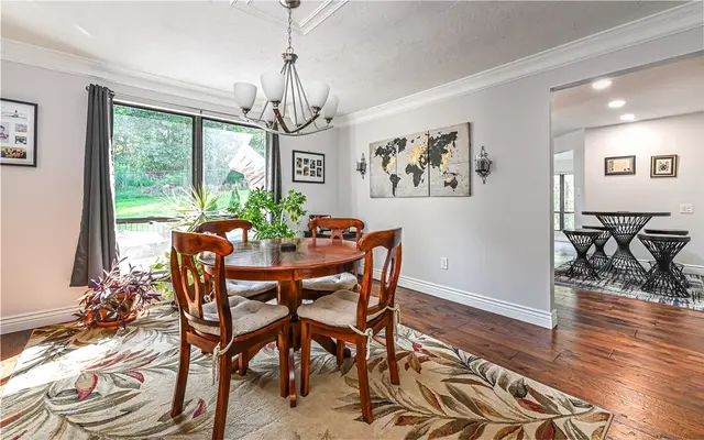 4258 Forest Glen Dr gallery image 13