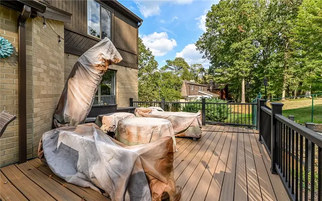 4258 Forest Glen Dr gallery image 16
