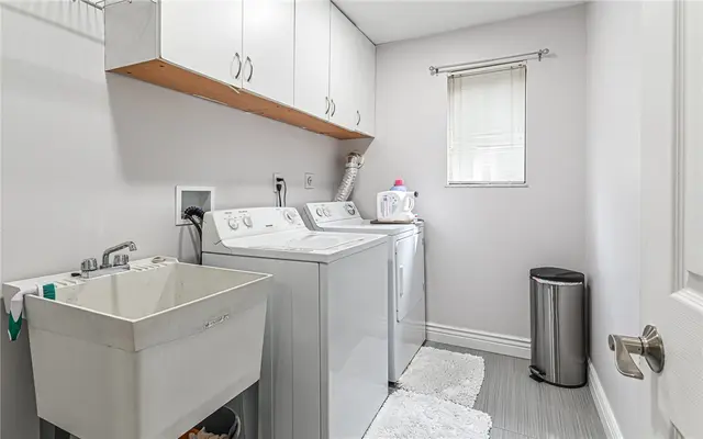 4258 Forest Glen Dr gallery image 18