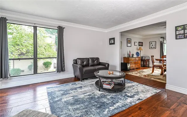 4258 Forest Glen Dr gallery image 19