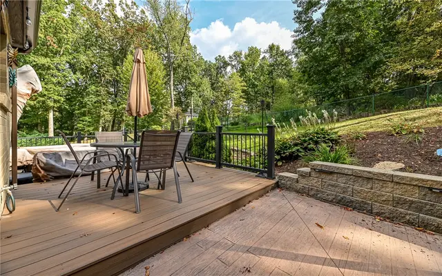 4258 Forest Glen Dr gallery image 20