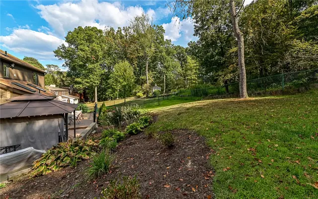 4258 Forest Glen Dr gallery image 25