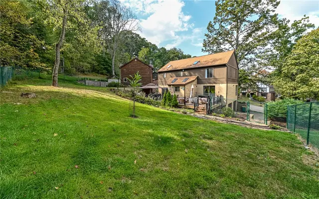 4258 Forest Glen Dr gallery image 27