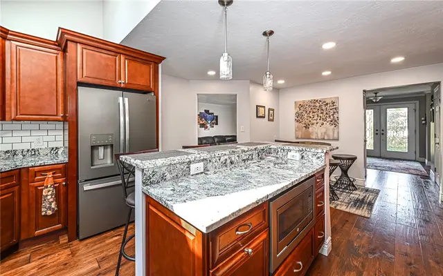 4258 Forest Glen Dr gallery image 30