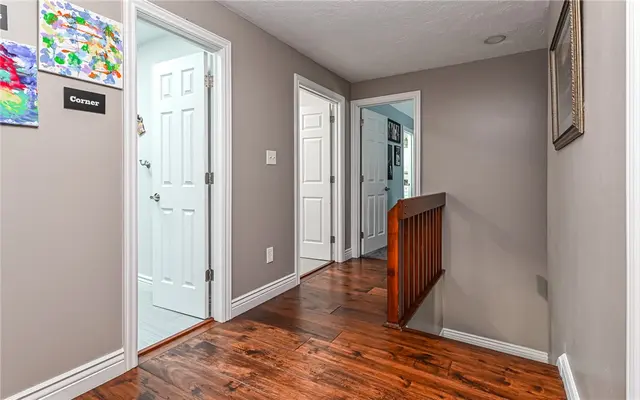 4258 Forest Glen Dr gallery image 32