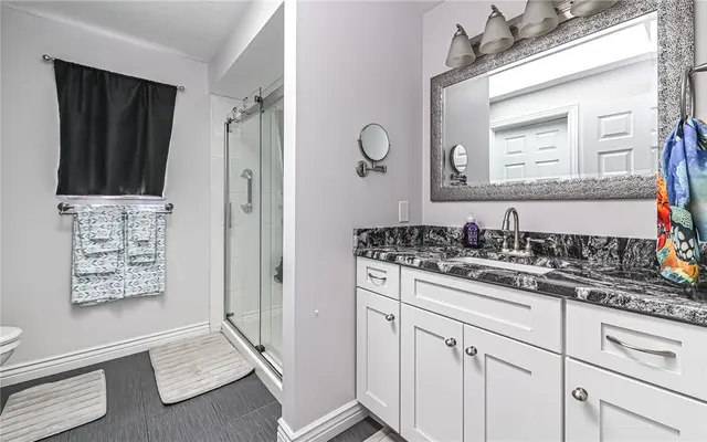 4258 Forest Glen Dr gallery image 33