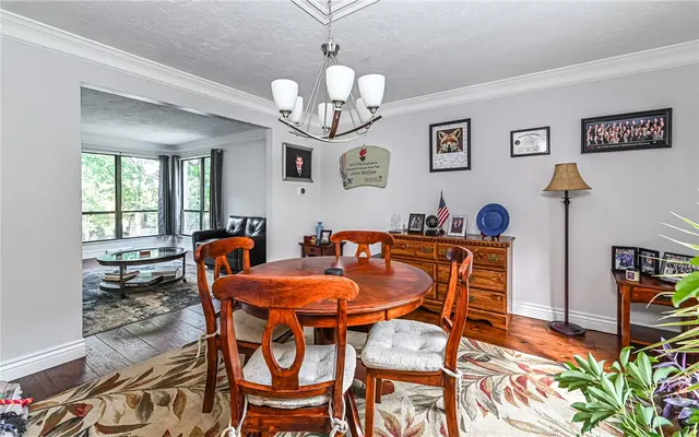 4258 Forest Glen Dr gallery image 36