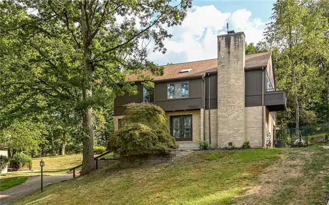 4258 Forest Glen Dr