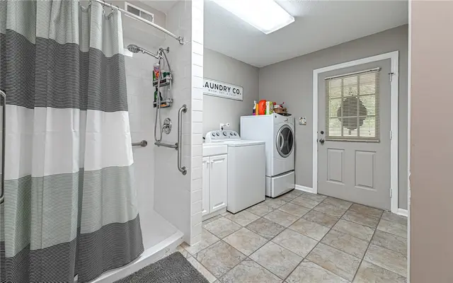 4267 Laurel Ridge Dr gallery image 2