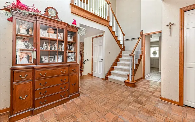 4267 Laurel Ridge Dr gallery image 5