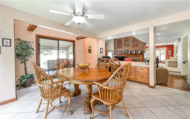 4267 Laurel Ridge Dr gallery image 8