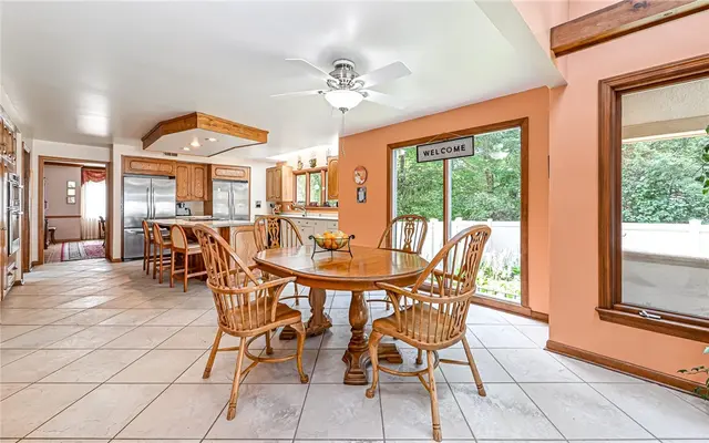 4267 Laurel Ridge Dr gallery image 9