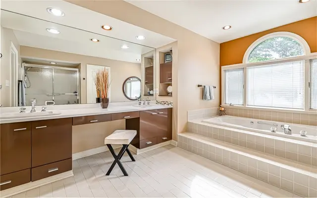 4267 Laurel Ridge Dr gallery image 39